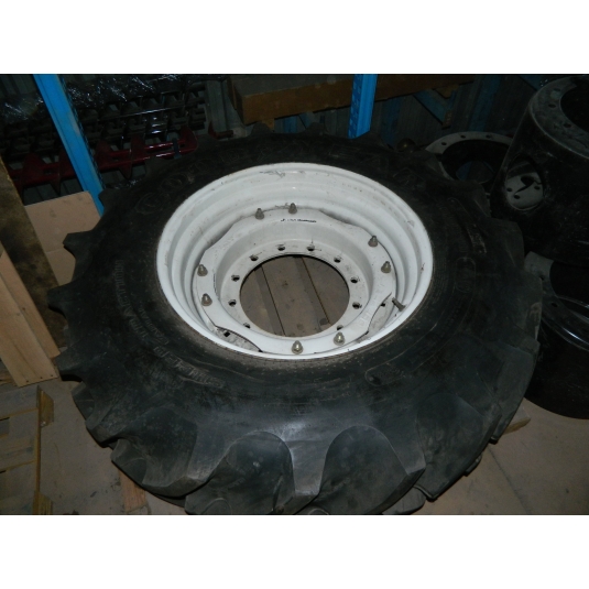Шина GoodYear (16,9R30 GoodYear + 396520A1 диск (1)+ 87544709 проставка диска (1)+ 240686A1 болт проставки (8)+ 896-11016 шайба проставки (8)+ 829-1416 гайка проставки (8)+ 86507333 клапан повітряний (сосок))