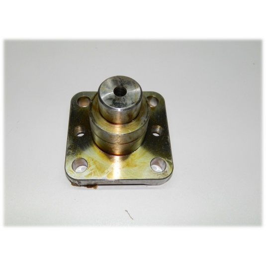 Шкворінь трактора 7250